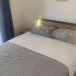 Danijela & Vlado - One Bedroom With Balcony And Garden View דירה *