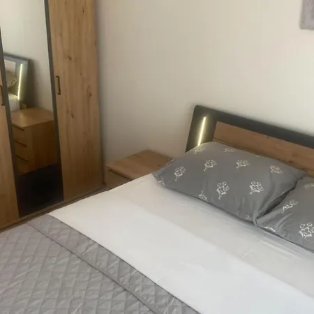 Danijela & Vlado - One Bedroom With Balcony And Garden View Apartmán Lopar