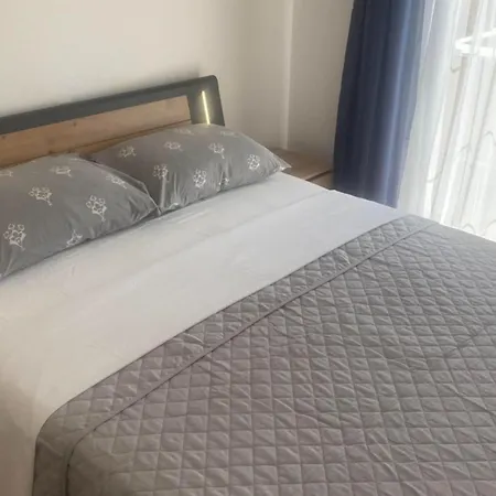 Danijela & Vlado - One Bedroom With Balcony And Garden View Apartmán *