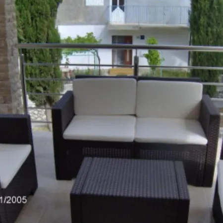 Apartmán Danijela & Vlado - One Bedroom With Balcony And Garden View Lopar