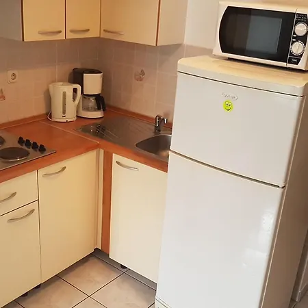 Danijela & Vlado - One Bedroom With Balcony And Garden View *
