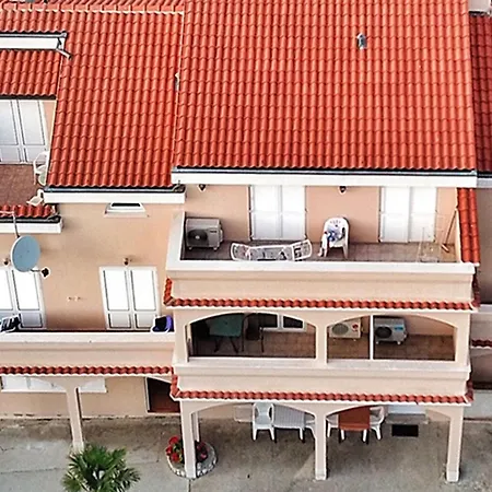 Danijela & Vlado - One Bedroom With Balcony And Garden View Apartment Lopar