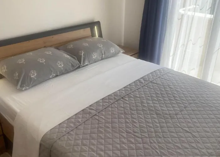 Danijela & Vlado - One Bedroom With Balcony And Garden View Apartmán *